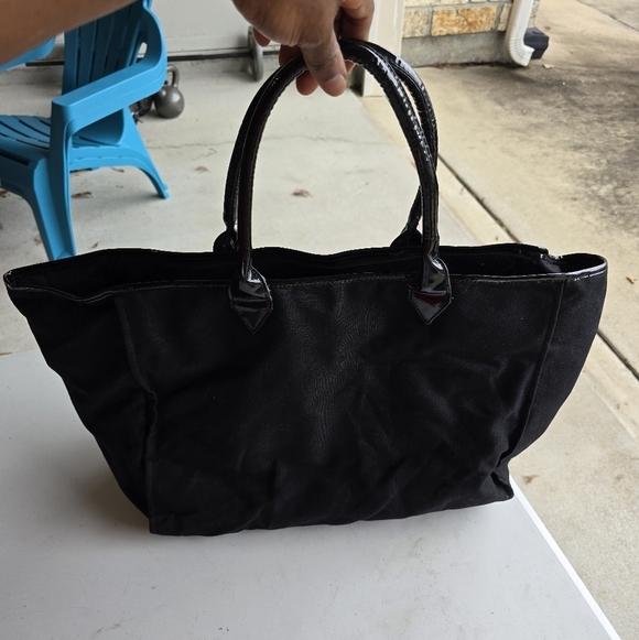 Victorias Secret Weekender Tote Shoulder Bag Gold Chain Black White Beach New - Picture 9 of 13